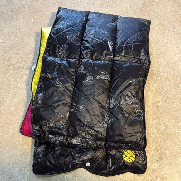 Stio 800 fill down butterfly print color block yellow pink women’s scarf NWT - Picture 9 of 9